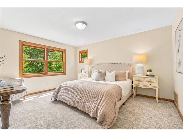 844 Moonbeam Road, Hudson, WI 54016