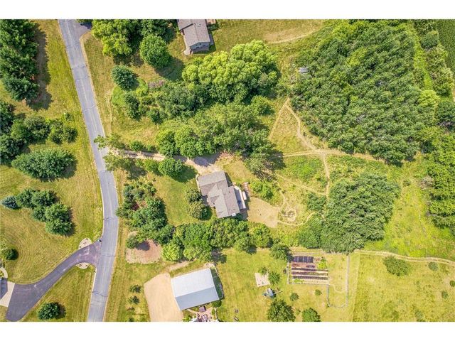844 Moonbeam Road, Hudson, WI 54016