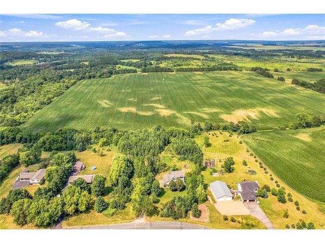 844 Moonbeam Road, Hudson, WI 54016