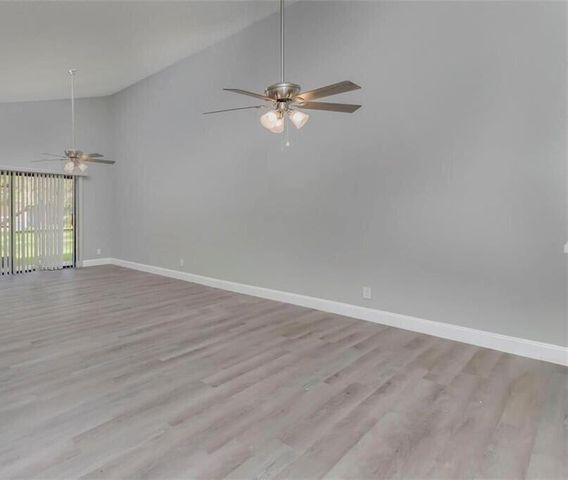 454 Lakeview Drive 1, Weston, FL 33326