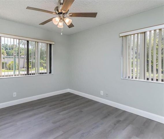 454 Lakeview Drive 1, Weston, FL 33326
