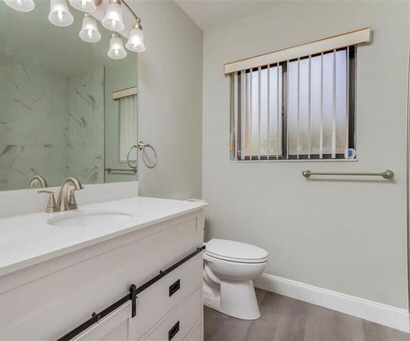 454 Lakeview Drive 1, Weston, FL 33326