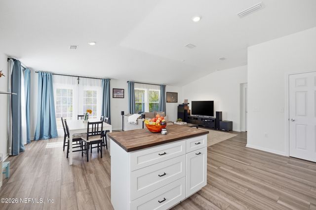 2640 WINDSOR LAKES Way, Green Cove Springs, FL 32043