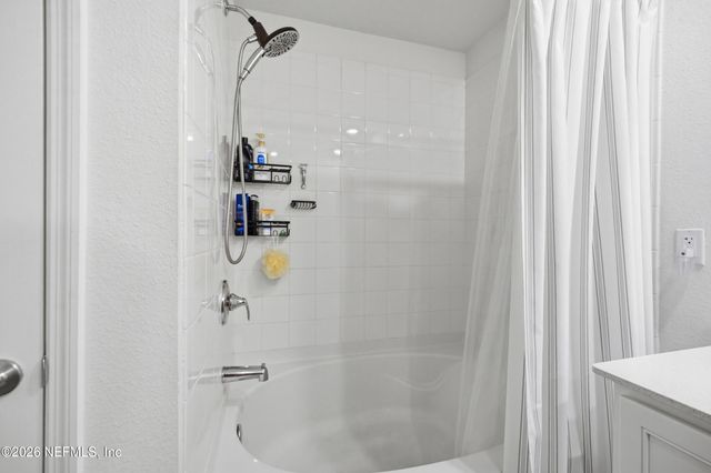 2640 WINDSOR LAKES Way, Green Cove Springs, FL 32043