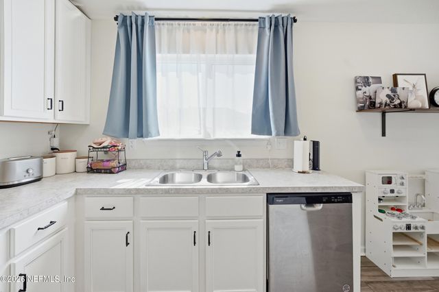 2640 WINDSOR LAKES Way, Green Cove Springs, FL 32043