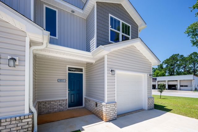 969 Skylark Road, Mary Esther, FL 32569