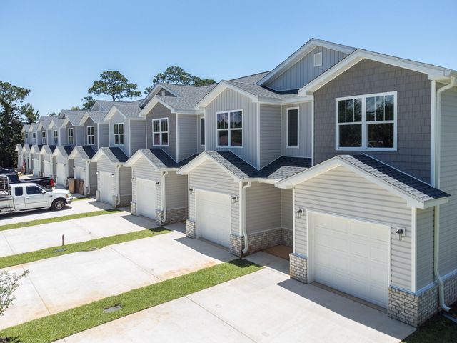 969 Skylark Road, Mary Esther, FL 32569