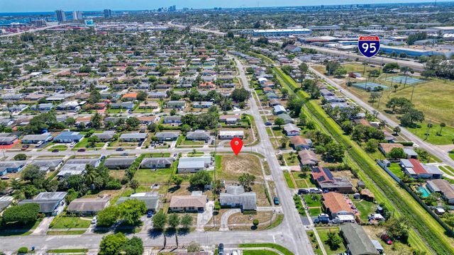 398 W 23rd Street, Riviera Beach, FL 33404