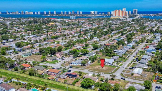 398 W 23rd Street, Riviera Beach, FL 33404