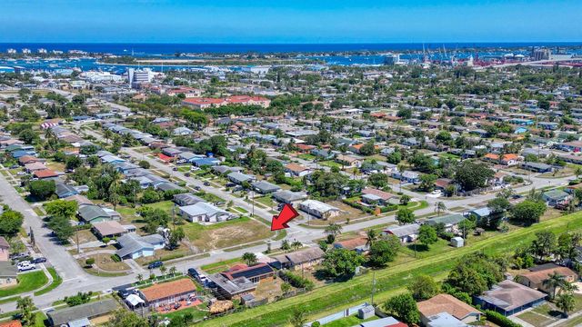 398 W 23rd Street, Riviera Beach, FL 33404