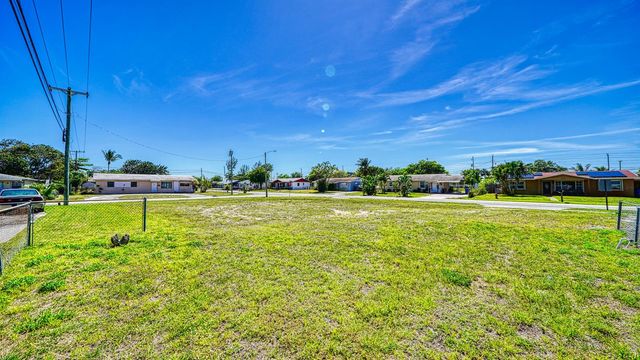398 W 23rd Street, Riviera Beach, FL 33404