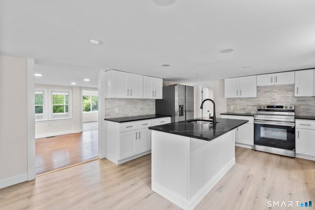 23 Dominican Road, Branford, CT 06405