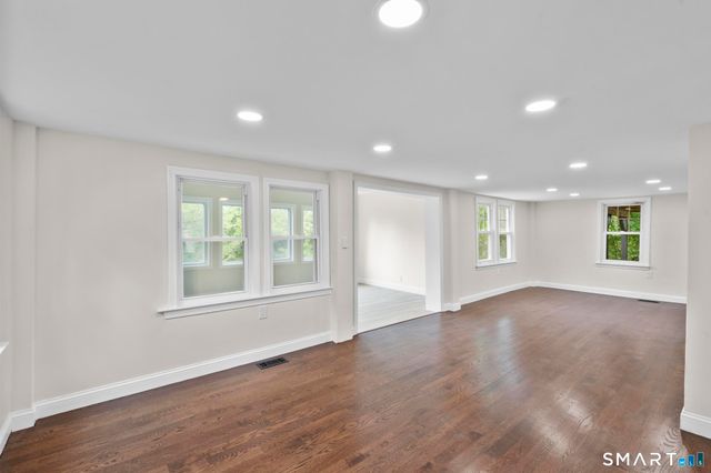 23 Dominican Road, Branford, CT 06405
