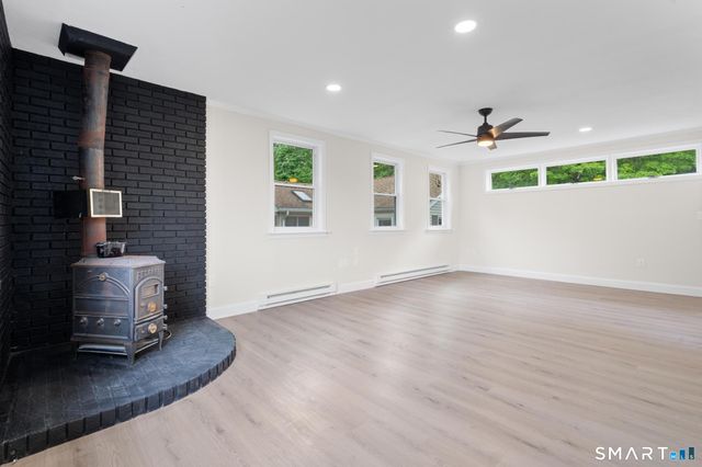 23 Dominican Road, Branford, CT 06405