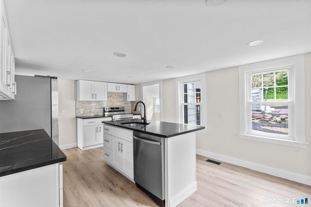 23 Dominican Road, Branford, CT 06405