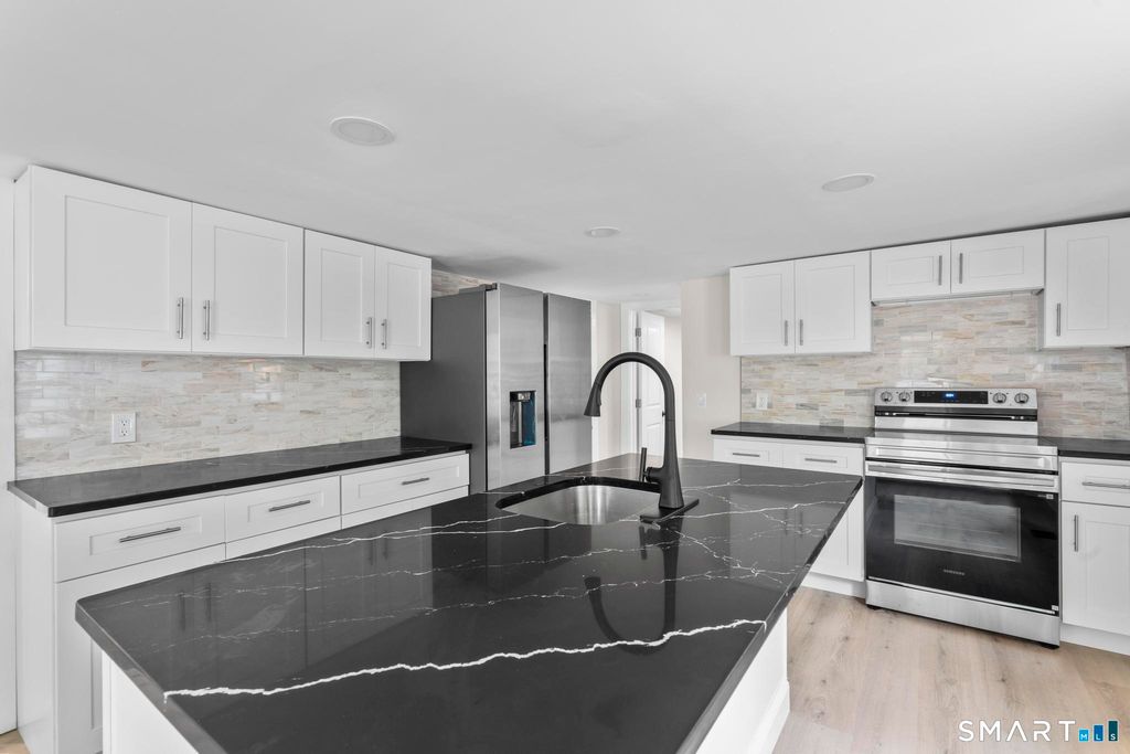 23 Dominican Road, Branford, CT 06405