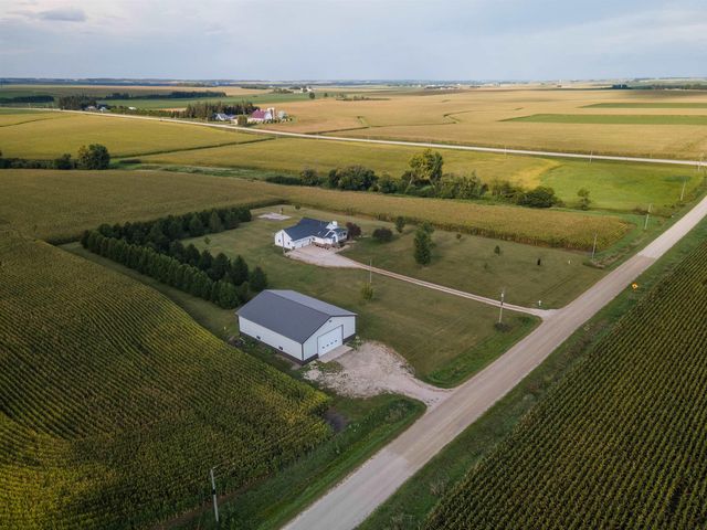 22805 120th Street, Parkersburg, IA 50665