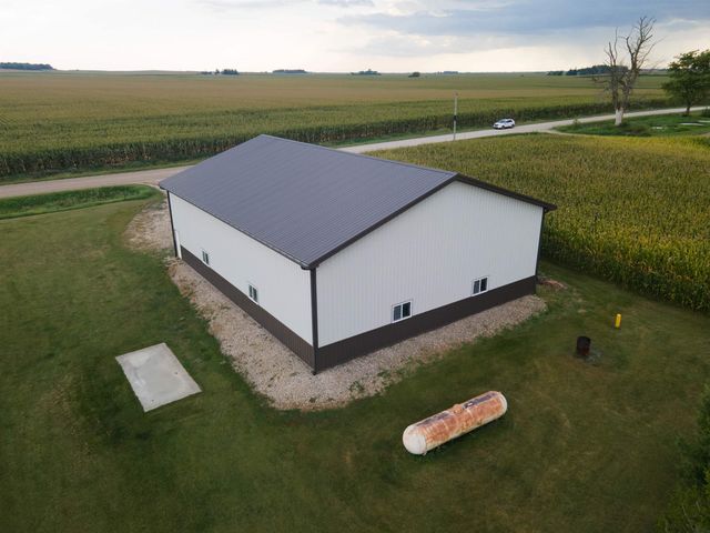 22805 120th Street, Parkersburg, IA 50665