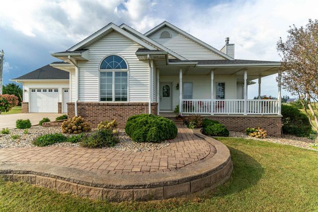 22805 120th Street, Parkersburg, IA 50665