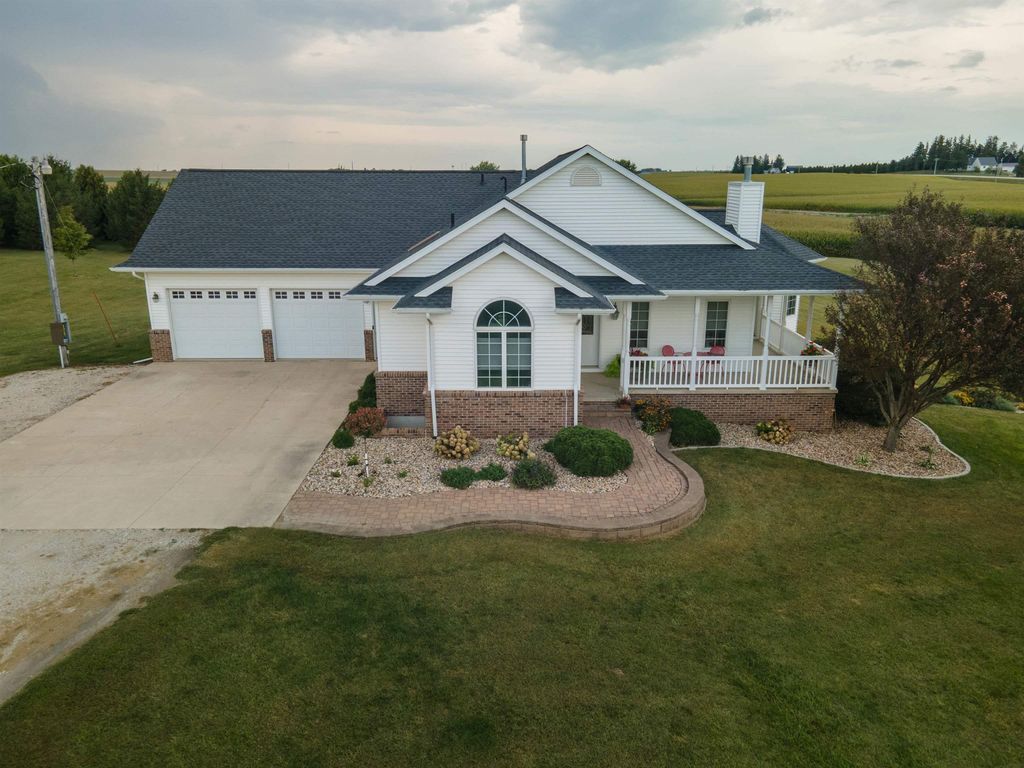 22805 120th Street, Parkersburg, IA 50665