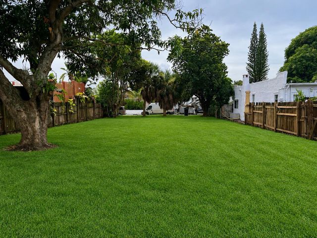 424 N J Street, Lake Worth Beach, FL 33460