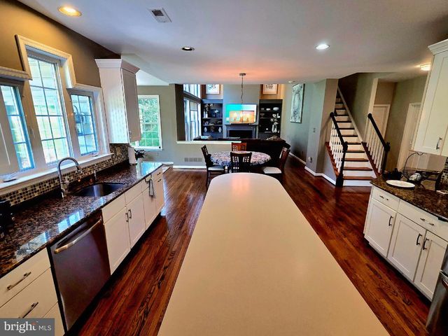 553 ELLINGTON CT, Ambler, PA 19002