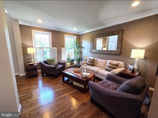 553 ELLINGTON CT, Ambler, PA 19002