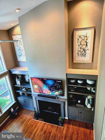 553 ELLINGTON CT, Ambler, PA 19002
