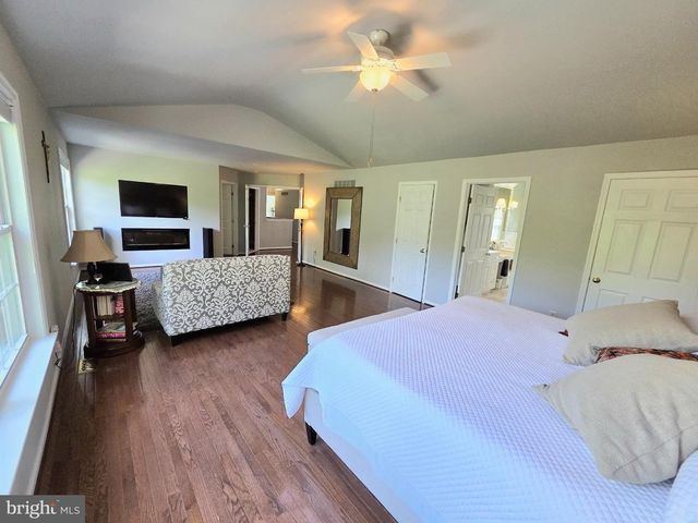 553 ELLINGTON CT, Ambler, PA 19002