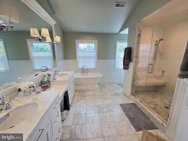 553 ELLINGTON CT, Ambler, PA 19002