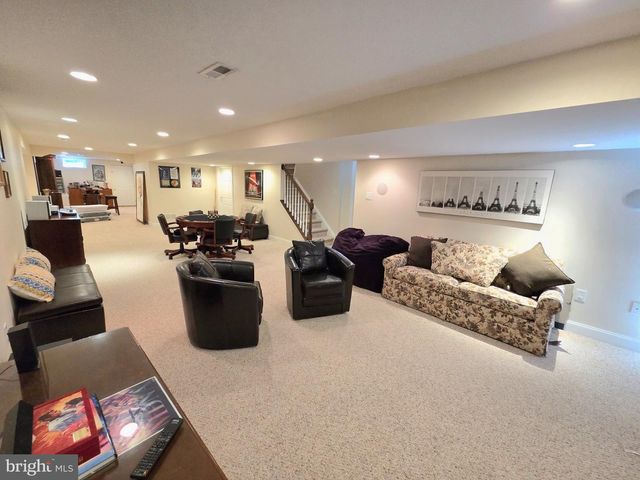 553 ELLINGTON CT, Ambler, PA 19002