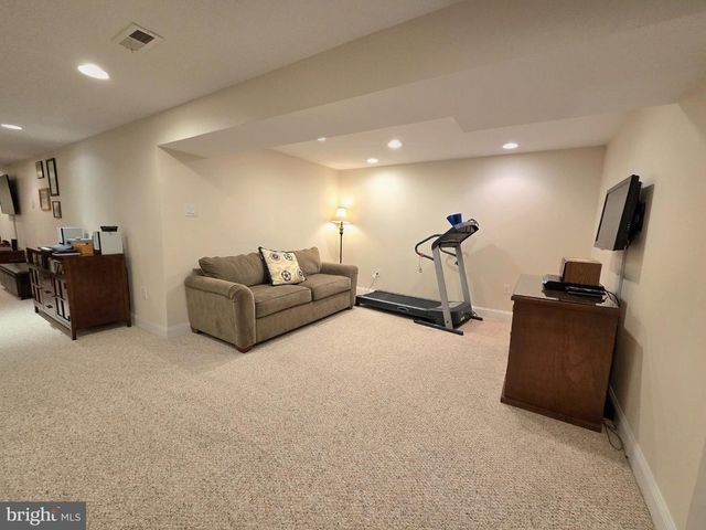 553 ELLINGTON CT, Ambler, PA 19002