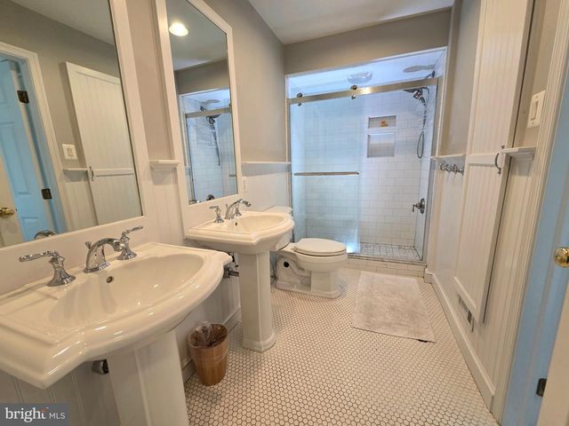 553 ELLINGTON CT, Ambler, PA 19002