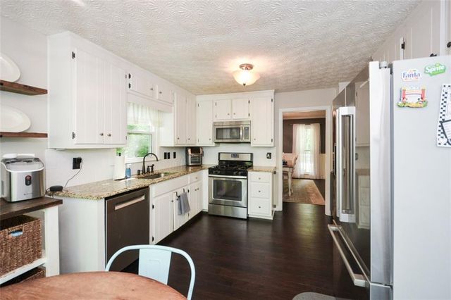 304 Cacique Court, Woodstock, GA 30188