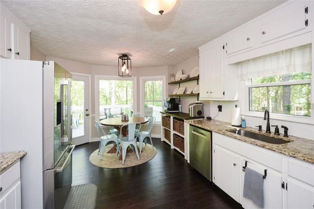 304 Cacique Court, Woodstock, GA 30188