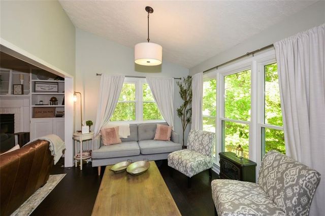 304 Cacique Court, Woodstock, GA 30188