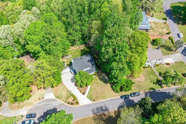 304 Cacique Court, Woodstock, GA 30188