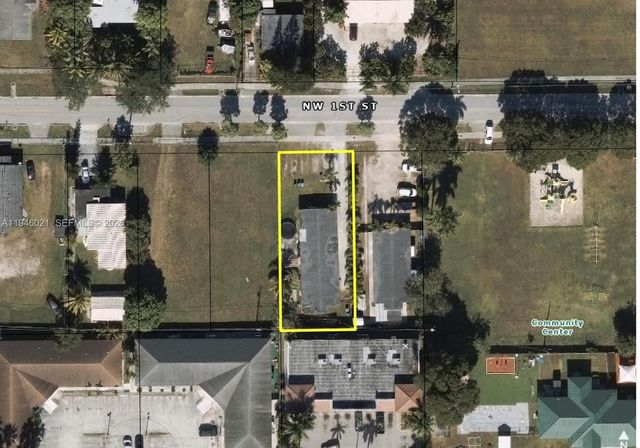 645 NW 1st St, Florida City, FL 33034