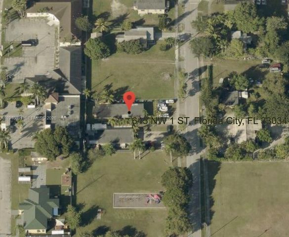 645 NW 1st St, Florida City, FL 33034