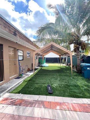 645 NW 1st St, Florida City, FL 33034