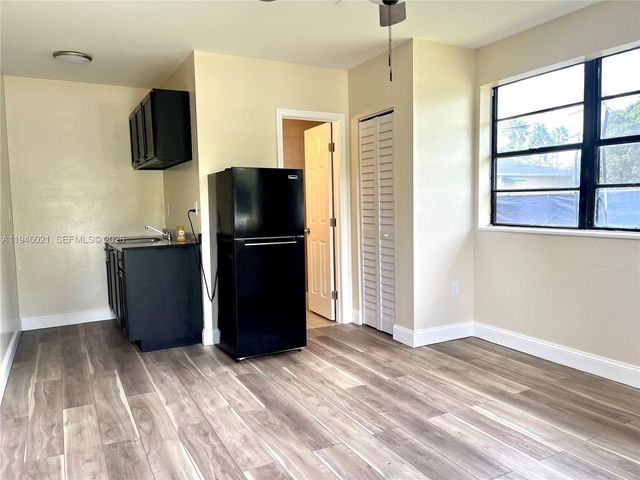 645 NW 1st St, Florida City, FL 33034