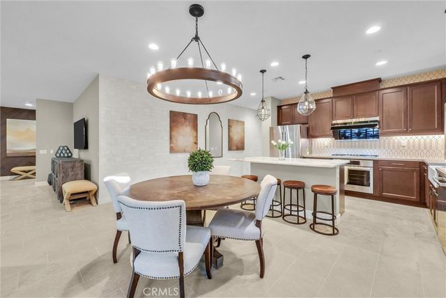 1164 Portola Oaks Dr, Lake Forest, CA 92610