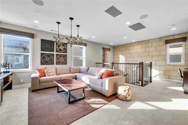 1164 Portola Oaks Dr, Lake Forest, CA 92610