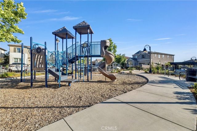1164 Portola Oaks Dr, Lake Forest, CA 92610