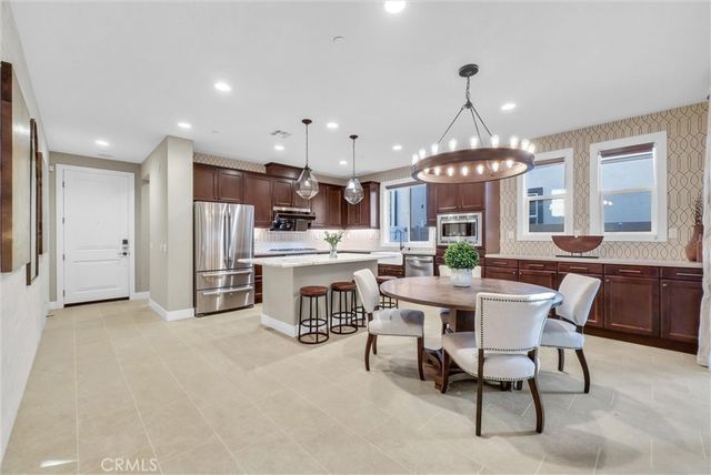 1164 Portola Oaks Dr, Lake Forest, CA 92610
