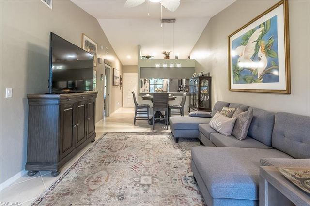 2069 Pine Isle LN # 2069, Naples, FL 34112