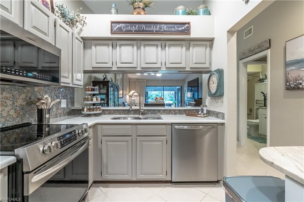 2069 Pine Isle LN # 2069, Naples, FL 34112