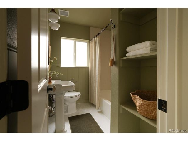 4198 S Washington St, Englewood, CO 80113