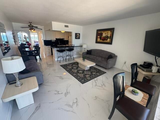 300 Oregon Street 502, Hollywood, FL 33019