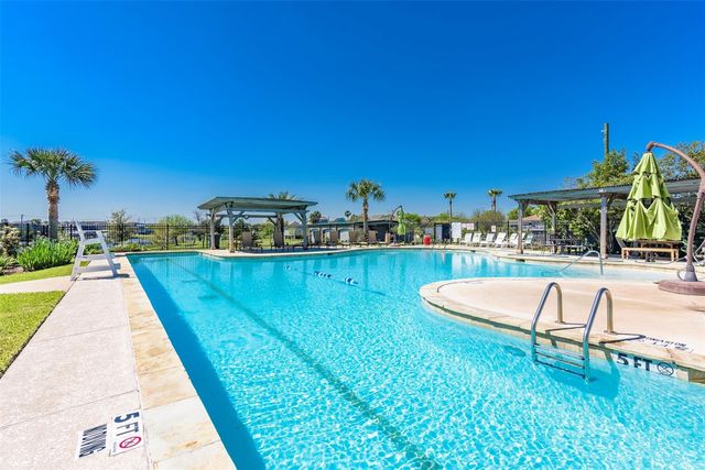 822 Cedar Road, Clear Lake Shores, TX 77565